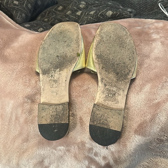Gucci Gold Slide Sandals with Embellished Buckle - Picture 6 of 7